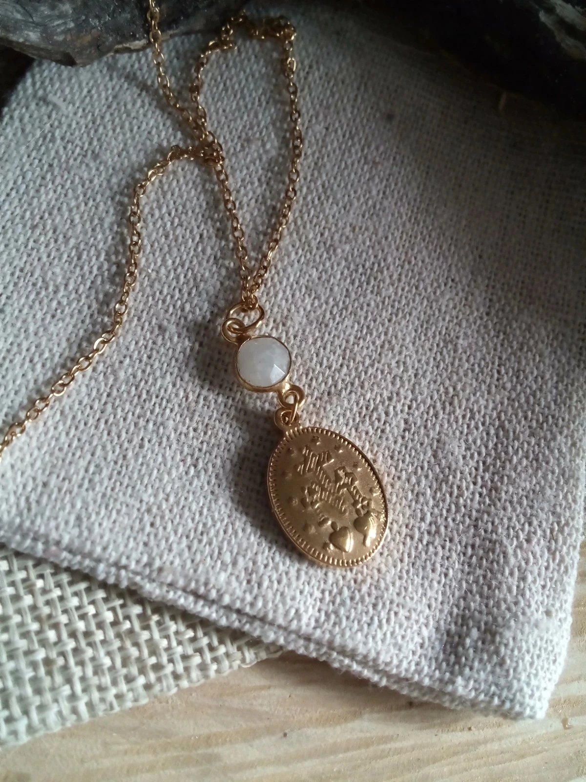 Collier vierge Marie et pierre de lune – photo 4